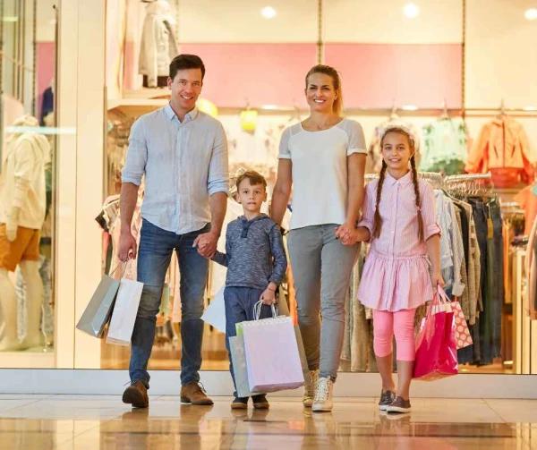 Ghid practic de educație financiară pentru familie: cum planifici cheltuielile mari din an, de la școală și vacanțe la sărbători, cu ajutorul CashClub.